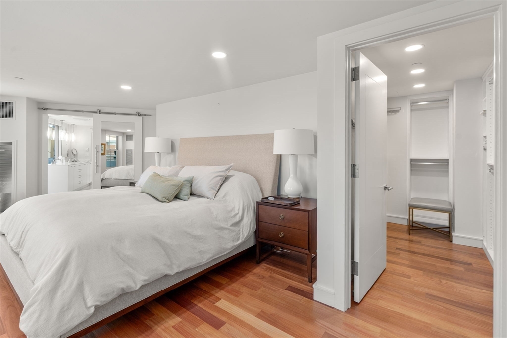Boston, Massachusetts, 02109, United States, 3 Bedrooms Bedrooms, ,3 BathroomsBathrooms,Residential,For Sale,1847370