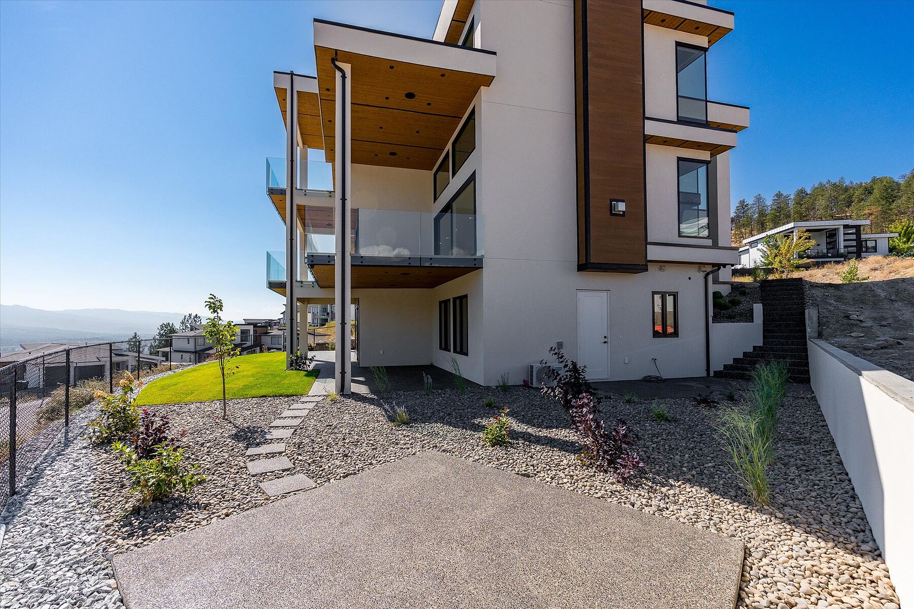 Spacious Modern Build - 物件實景