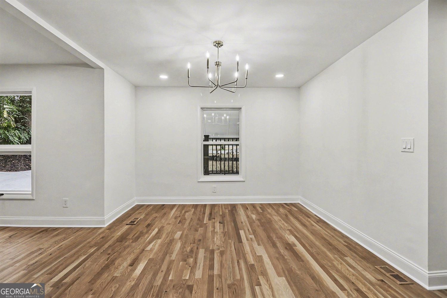 Atlanta, Georgia, 30345, United States, 4 Bedrooms Bedrooms, ,3 BathroomsBathrooms,Residential,For Sale,2007890