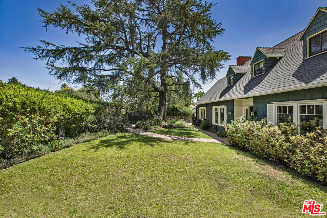 Altadena, California, 91001, United States, 4 Bedrooms Bedrooms, ,4 BathroomsBathrooms,Residential,For Sale,1992160