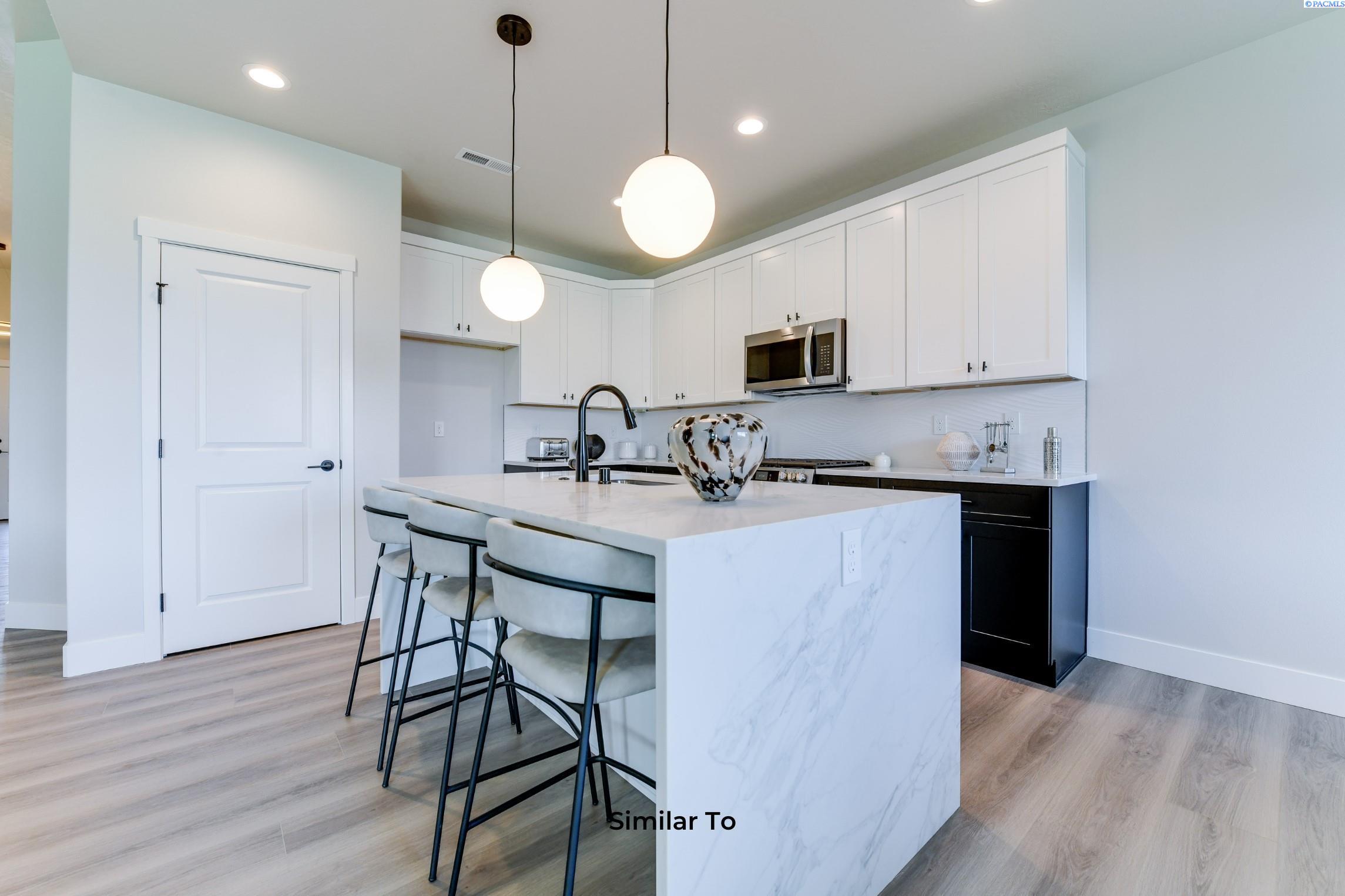 Kennewick, Washington, 99338, United States, 3 Bedrooms Bedrooms, ,1 BathroomBathrooms,Residential,For Sale,1954756