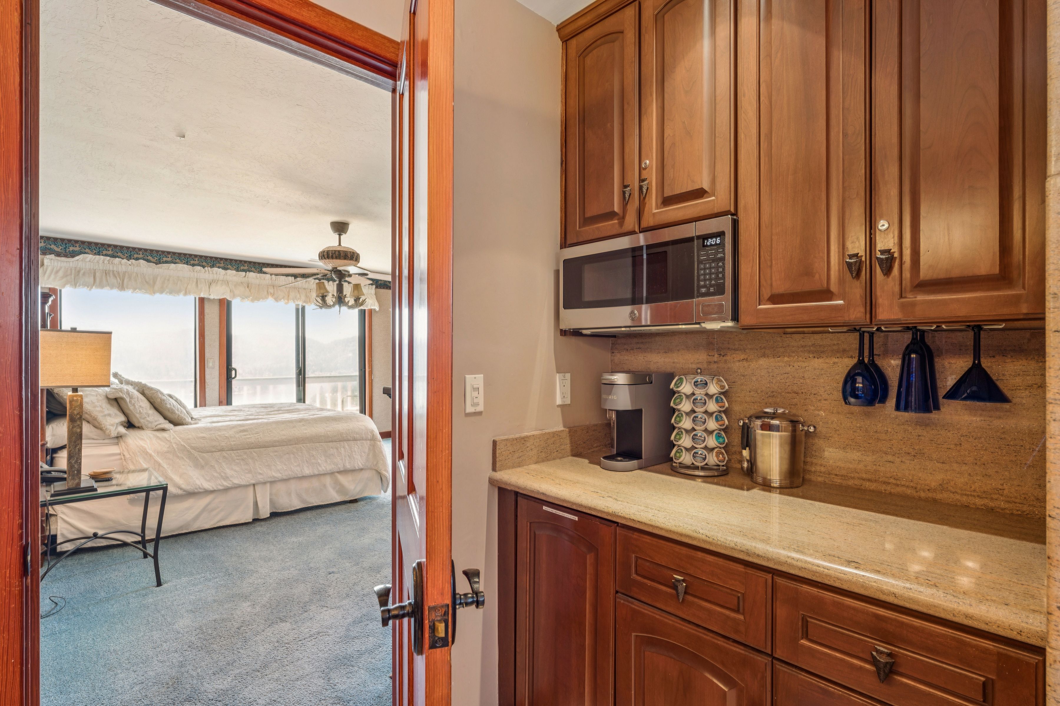  1369 Yellowstone Drive, Lake Arrowhead, CA 92352 - 物件實景