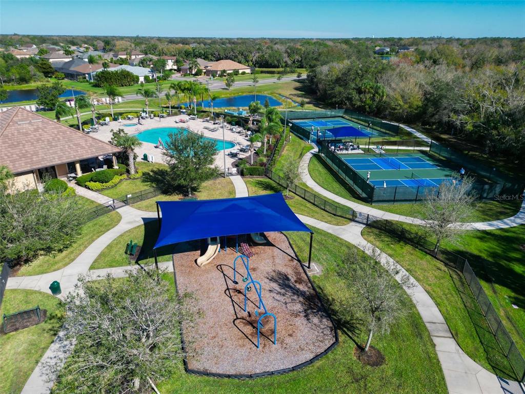 Bradenton, Florida, 34212, United States, 2 Bedrooms Bedrooms, ,2 BathroomsBathrooms,Residential,For Sale,1948137