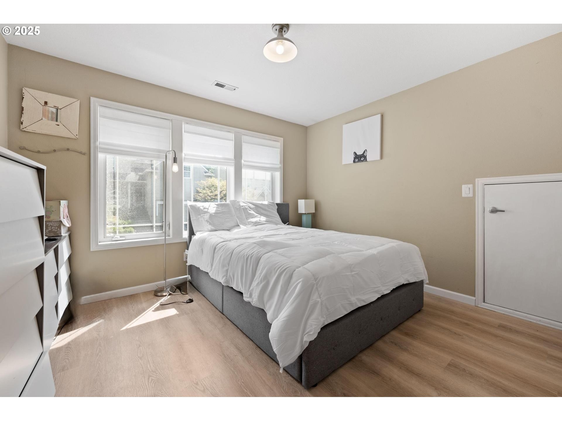 Portland, Oregon, 97219, United States, 4 Bedrooms Bedrooms, ,2 BathroomsBathrooms,Residential,For Sale,1917985