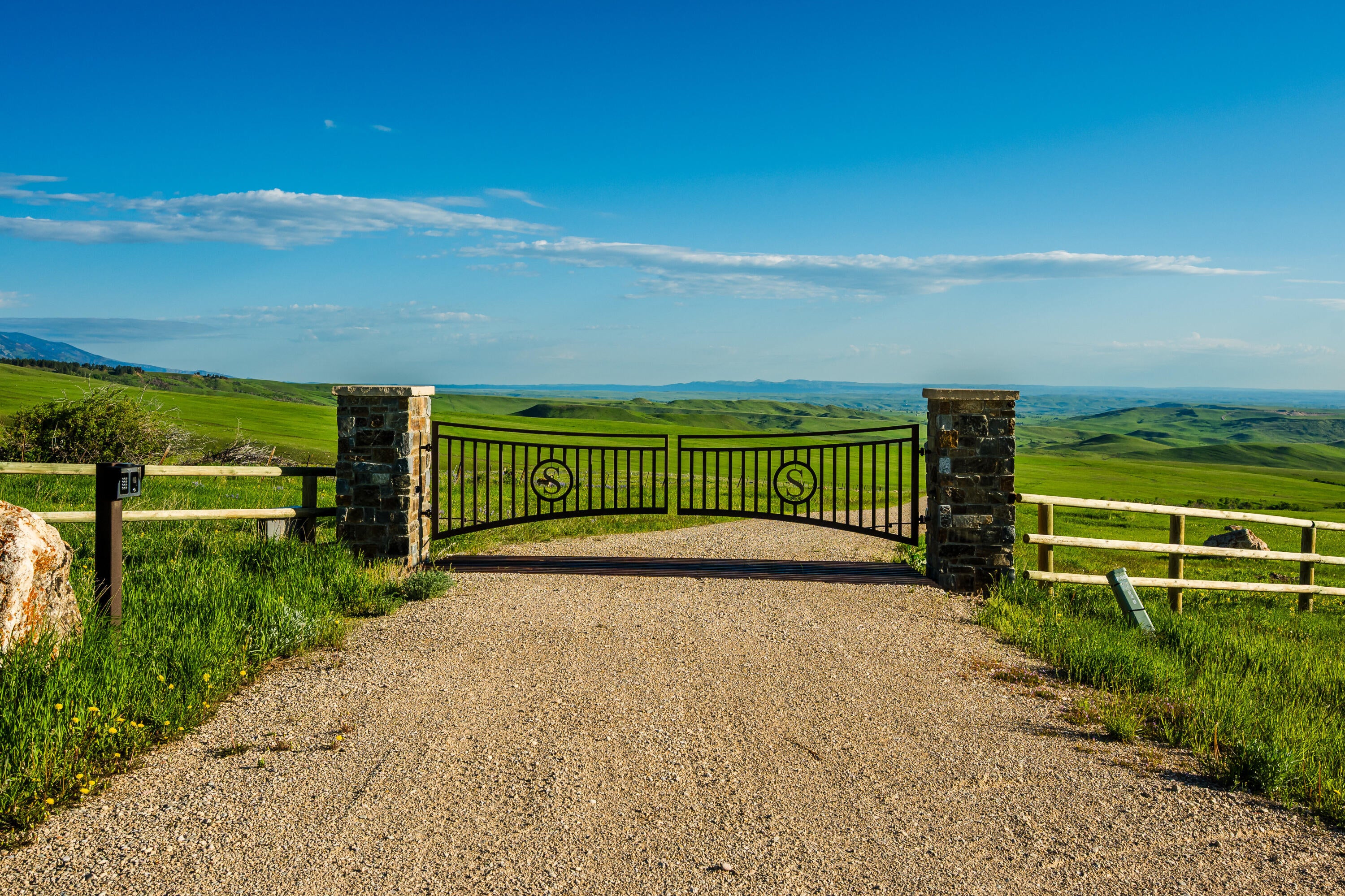 Big Horn, Wyoming, 82833, United States, ,Residential,For Sale,2011314