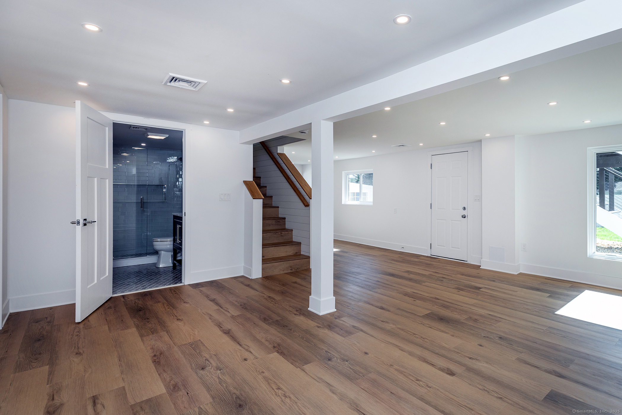 Brookfield, Connecticut, 06804, United States, 3 Bedrooms Bedrooms, ,2 BathroomsBathrooms,Residential,For Sale,1911070