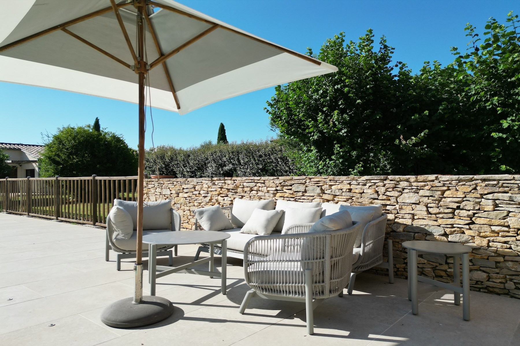  Uzès, 7 km, Beautiful Provençal Property with Independent Guest Suites and Pool - 物件實景