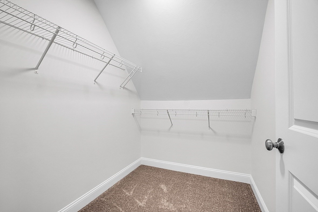 Leominster, Massachusetts, 01453, United States, 4 Bedrooms Bedrooms, ,3 BathroomsBathrooms,Residential,For Sale,1828563