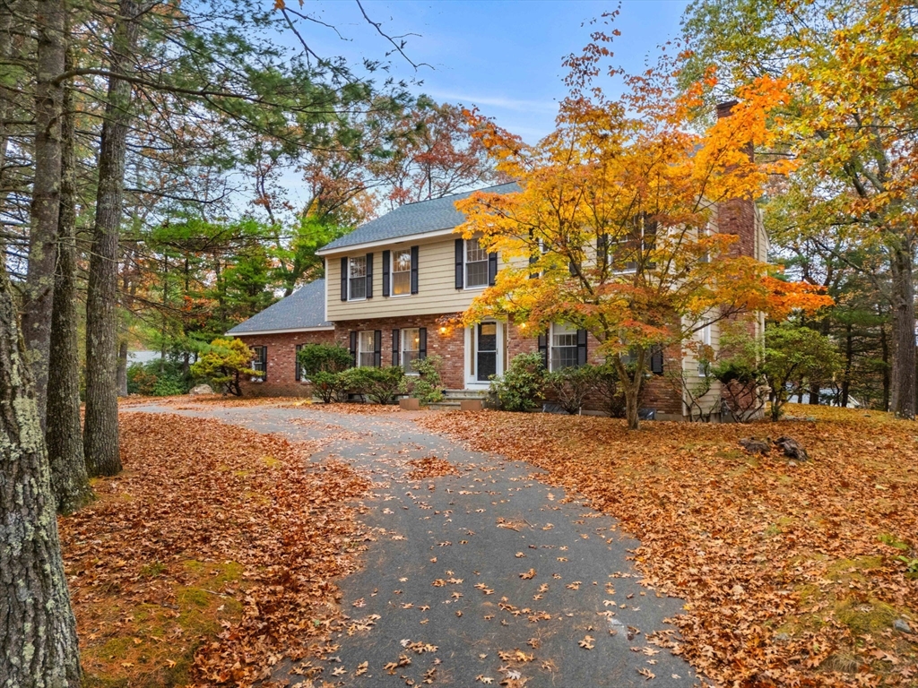 Andover, Massachusetts, 01810, United States, 4 Bedrooms Bedrooms, ,3 BathroomsBathrooms,Residential,For Sale,1987628