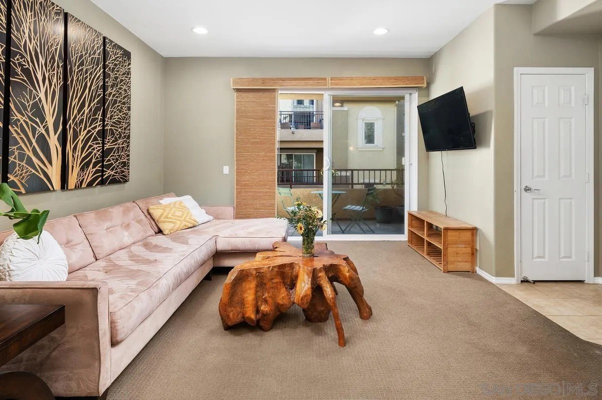 San Diego, California, 92105, United States, 2 Bedrooms Bedrooms, ,2 BathroomsBathrooms,Residential,For Sale,1970106