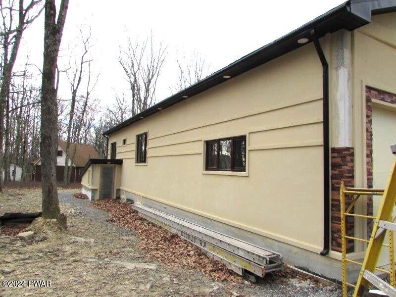 Lords Valley, Pennsylvania, 18428, United States, 5 Bedrooms Bedrooms, ,3 BathroomsBathrooms,Residential,For Sale,1983244