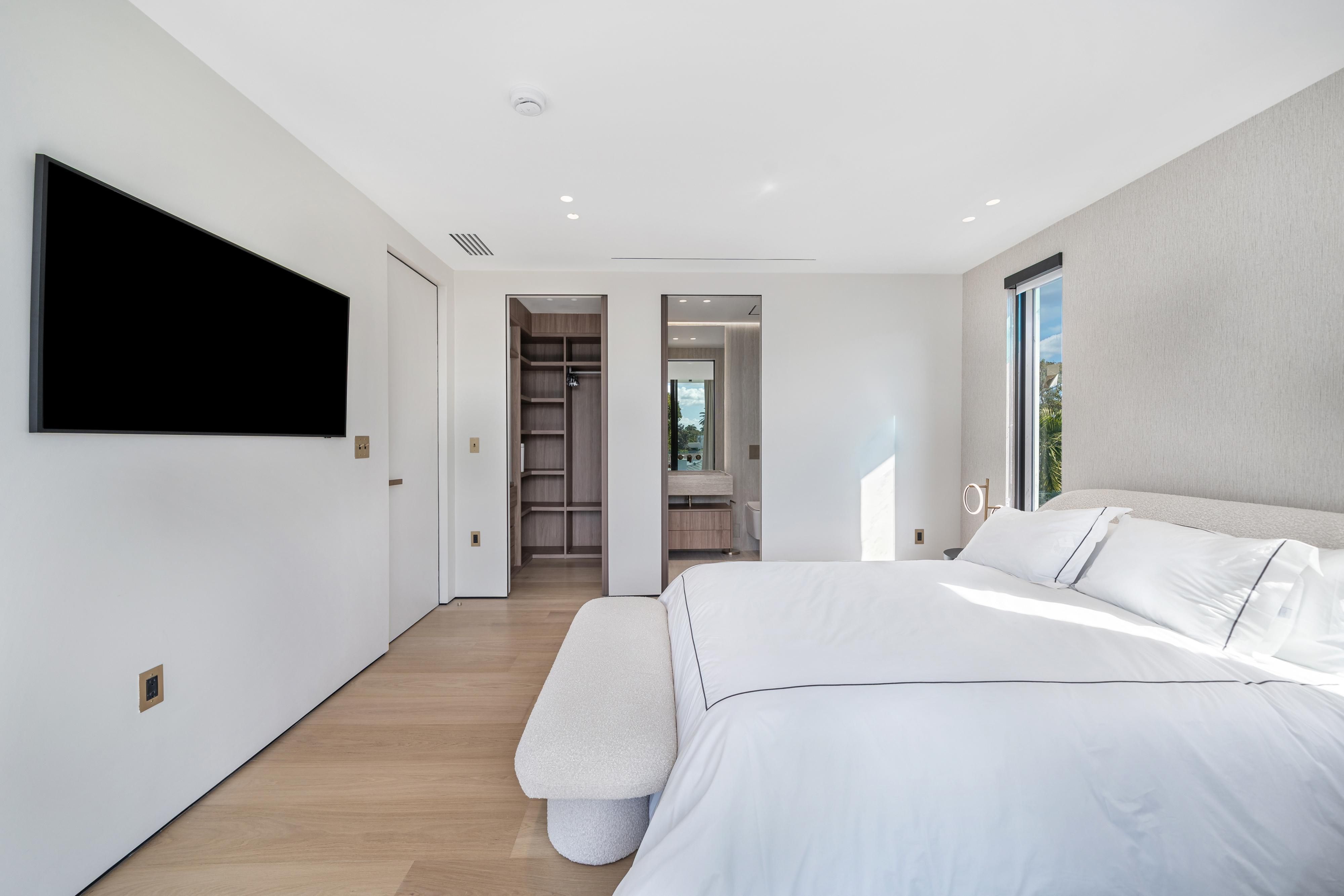  1045 W 47th Ct, Miami Beach, FL, 33140 - 物件實景