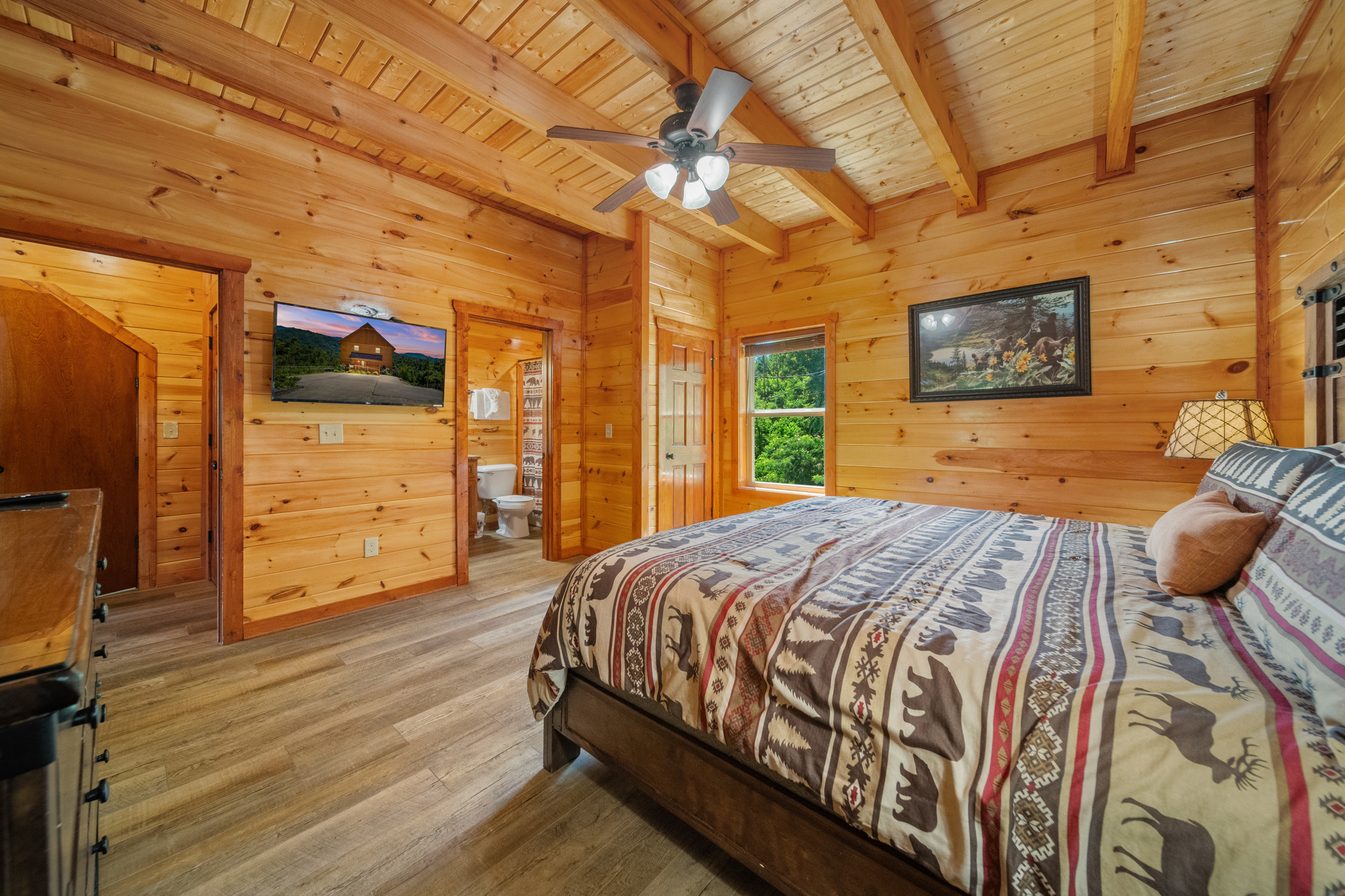 Gatlinburg, Tennessee, 37738, United States, 5 Bedrooms Bedrooms, ,6 BathroomsBathrooms,Residential,For Sale,1914127