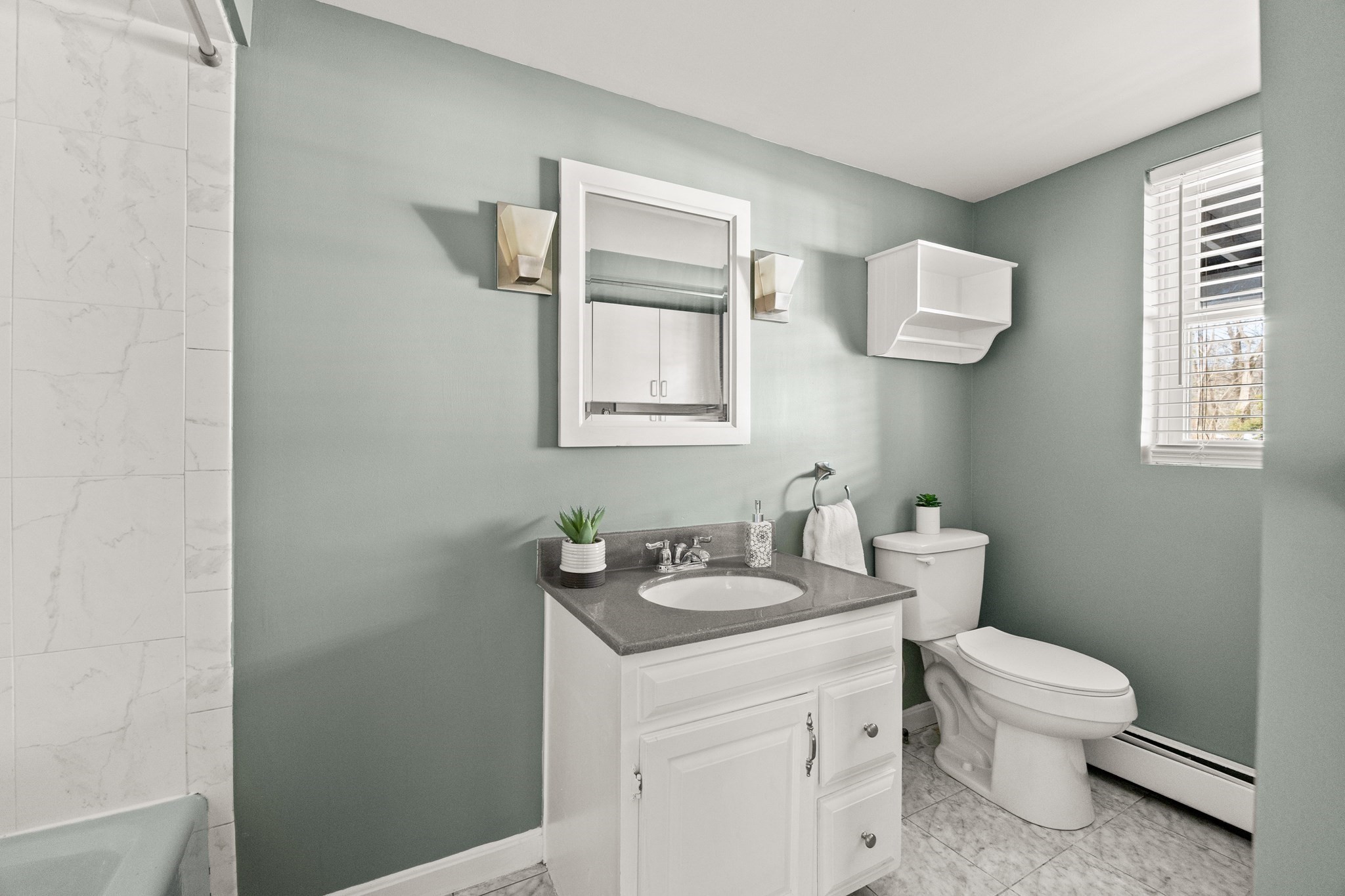 Taunton, Massachusetts, 02780, United States, 4 Bedrooms Bedrooms, ,2 BathroomsBathrooms,Residential,For Sale,2007506