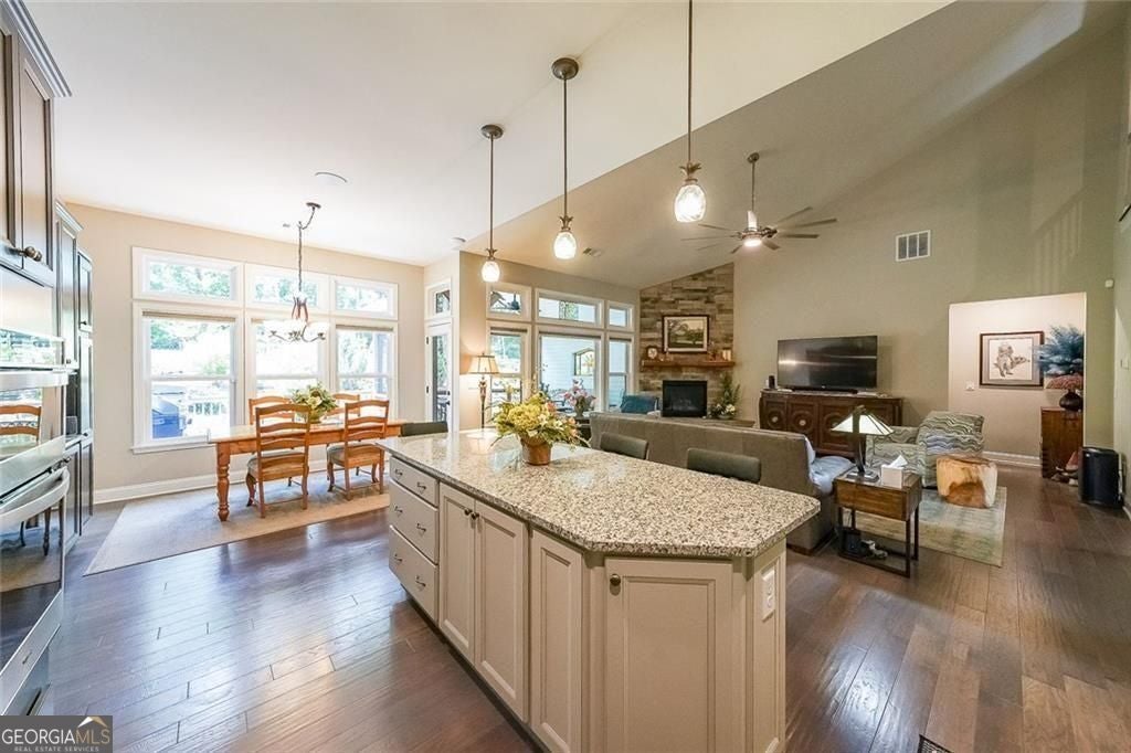 Canton, Georgia, 30114, United States, 3 Bedrooms Bedrooms, ,4 BathroomsBathrooms,Residential,For Sale,2006570