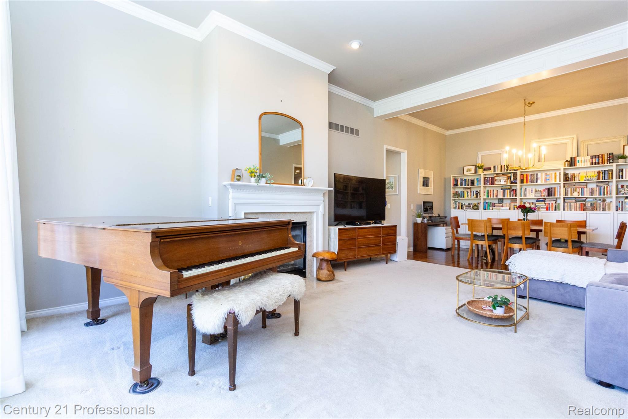 Troy, Michigan, 48098, United States, 2 Bedrooms Bedrooms, ,3 BathroomsBathrooms,Residential,For Sale,1979422