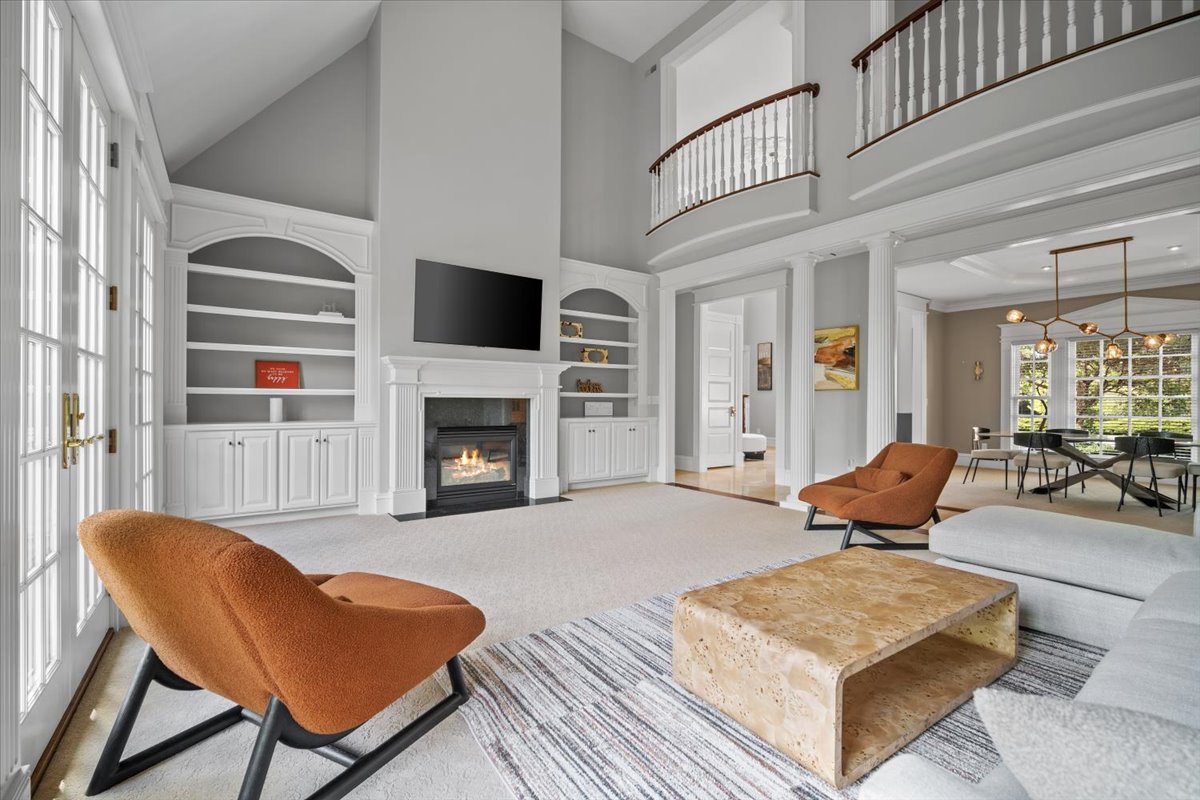 Bloomington, Illinois, 61704, United States, 4 Bedrooms Bedrooms, ,7 BathroomsBathrooms,Residential,For Sale,1941288