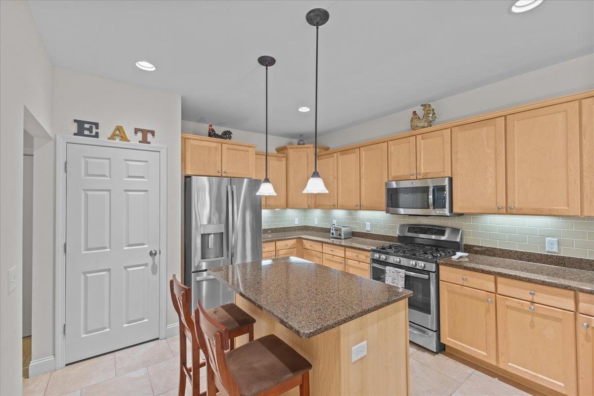 Essex Junction, Vermont, 05452, United States, 3 Bedrooms Bedrooms, ,3 BathroomsBathrooms,Residential,For Sale,1943332