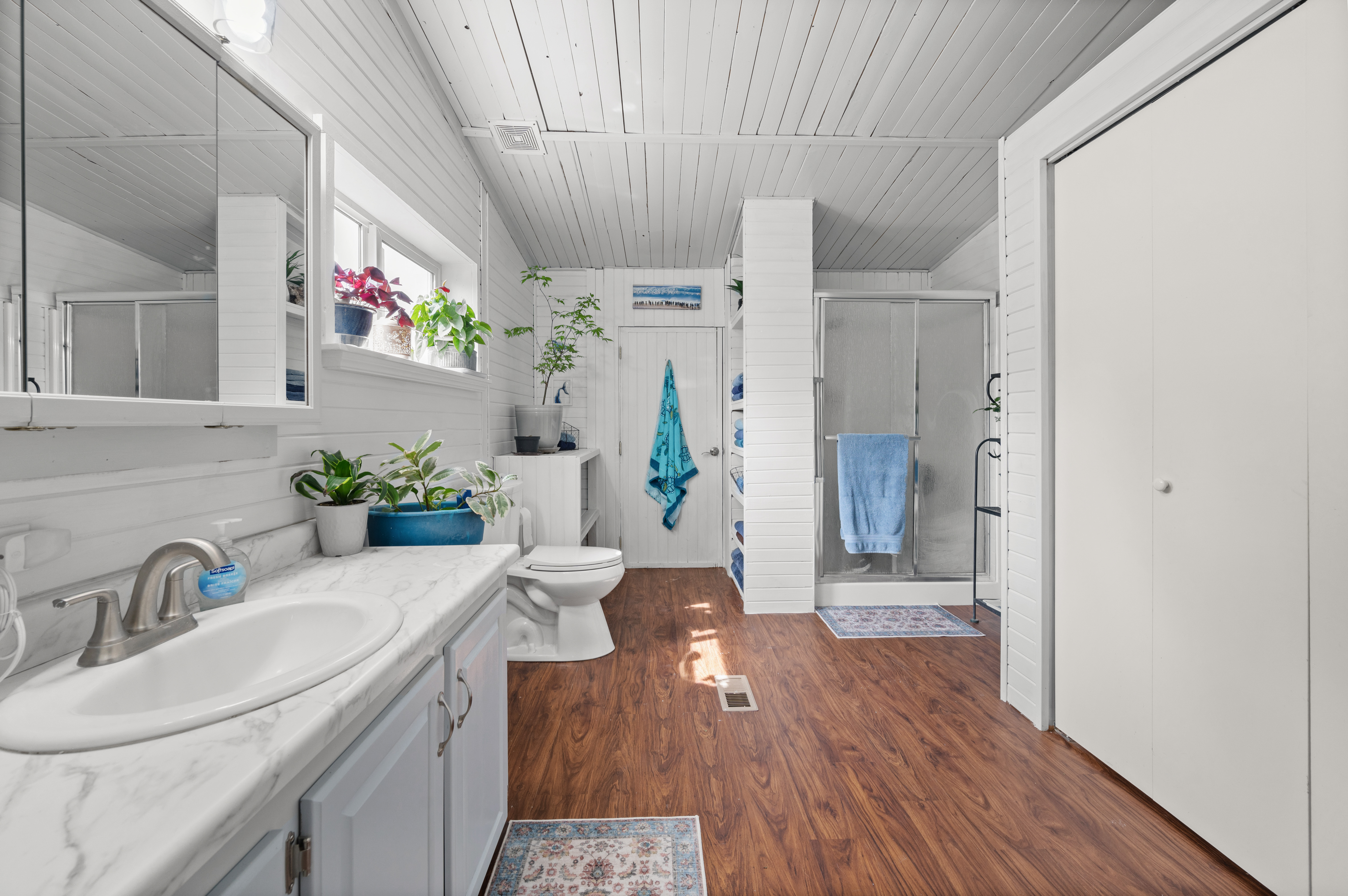 Prineville, Oregon, 97754, United States, 3 Bedrooms Bedrooms, ,2 BathroomsBathrooms,Residential,For Sale,1821437