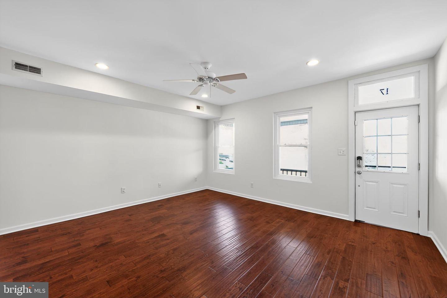 Conshohocken, Pennsylvania, 19428, United States, 3 Bedrooms Bedrooms, ,3 BathroomsBathrooms,Residential,For Sale,1989240