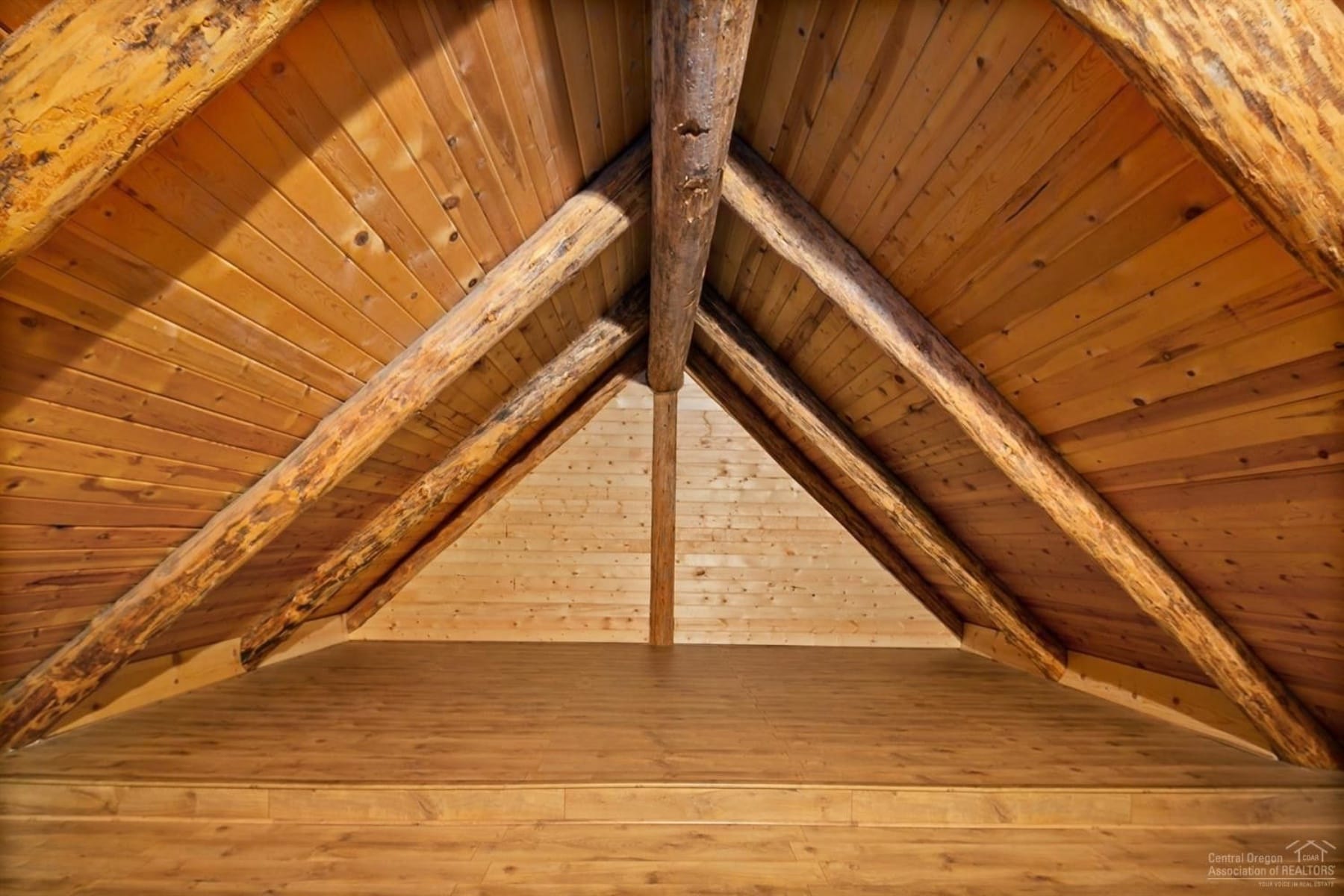  140643 KAMLOOP LN Gilchrist, OR 97737 - 物件實景