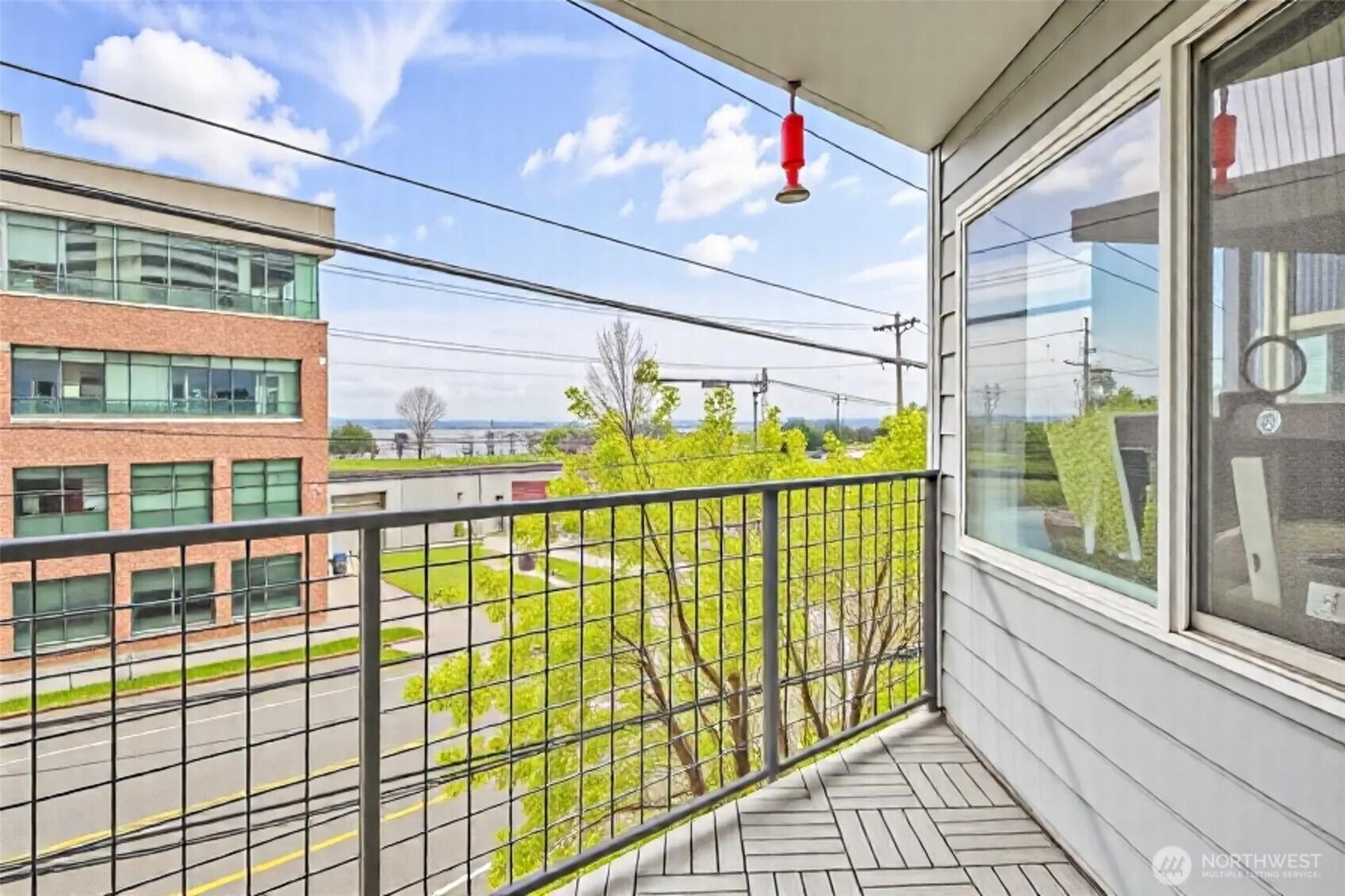 SEATTLE, Washington, 98119, United States, 3 Bedrooms Bedrooms, ,2 BathroomsBathrooms,Residential,For Sale,1762167