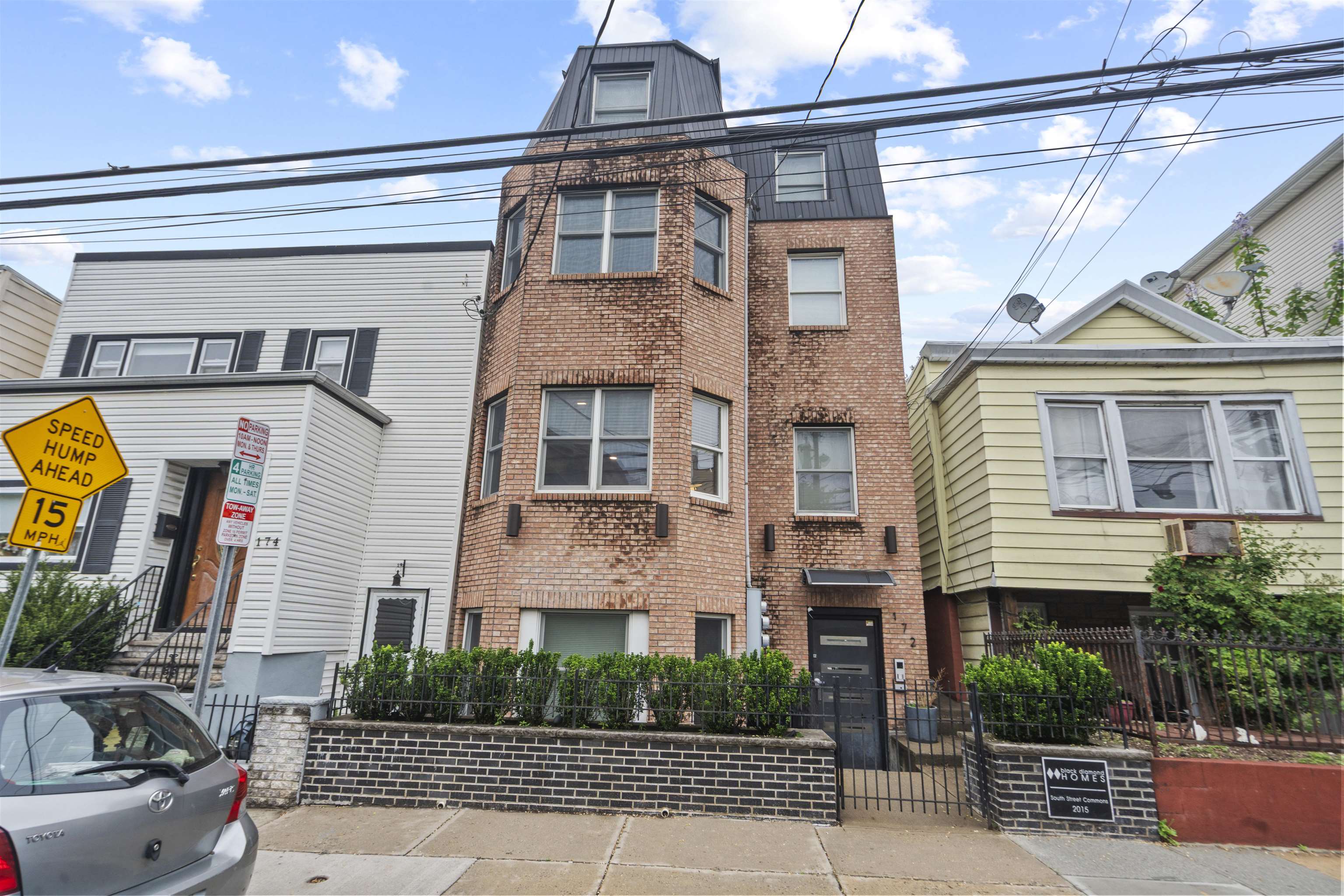Jersey City, New Jersey, 07307, United States, 3 Bedrooms Bedrooms, ,2 BathroomsBathrooms,Residential,For Sale,1916782