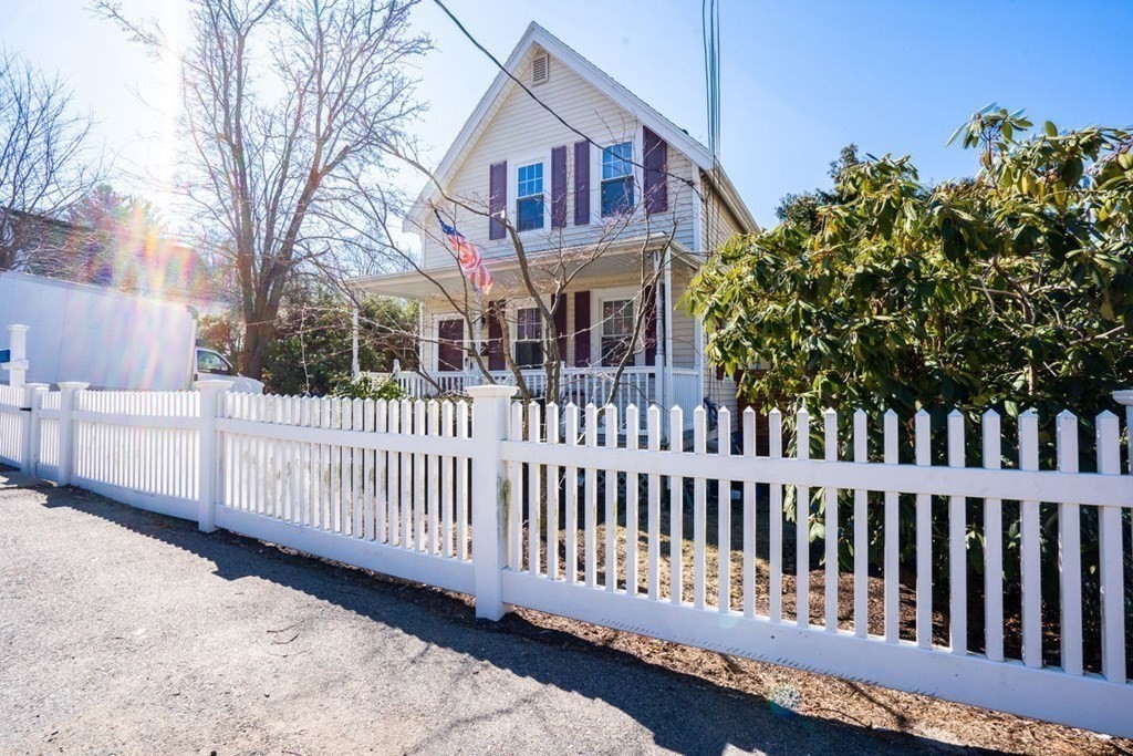 Milton, Massachusetts, 02186, United States, 3 Bedrooms Bedrooms, ,2 BathroomsBathrooms,Residential,For Sale,1921891
