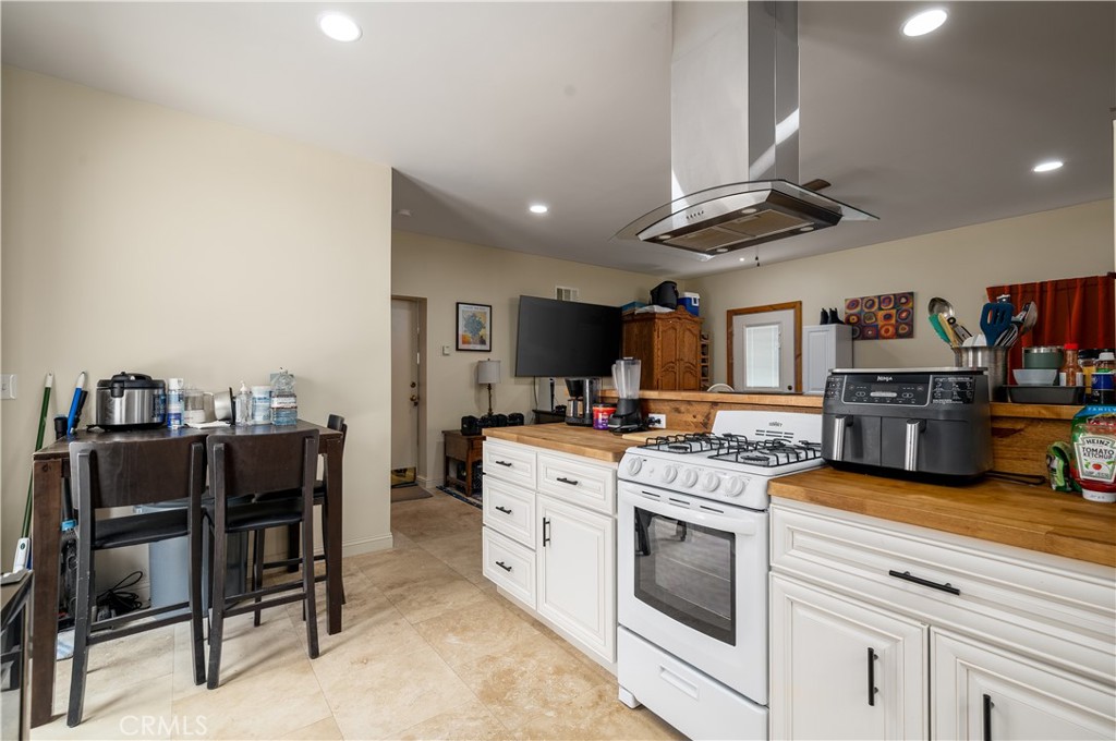 Hemet, California, 92544, United States, 4 Bedrooms Bedrooms, ,2 BathroomsBathrooms,Residential,For Sale,1875169