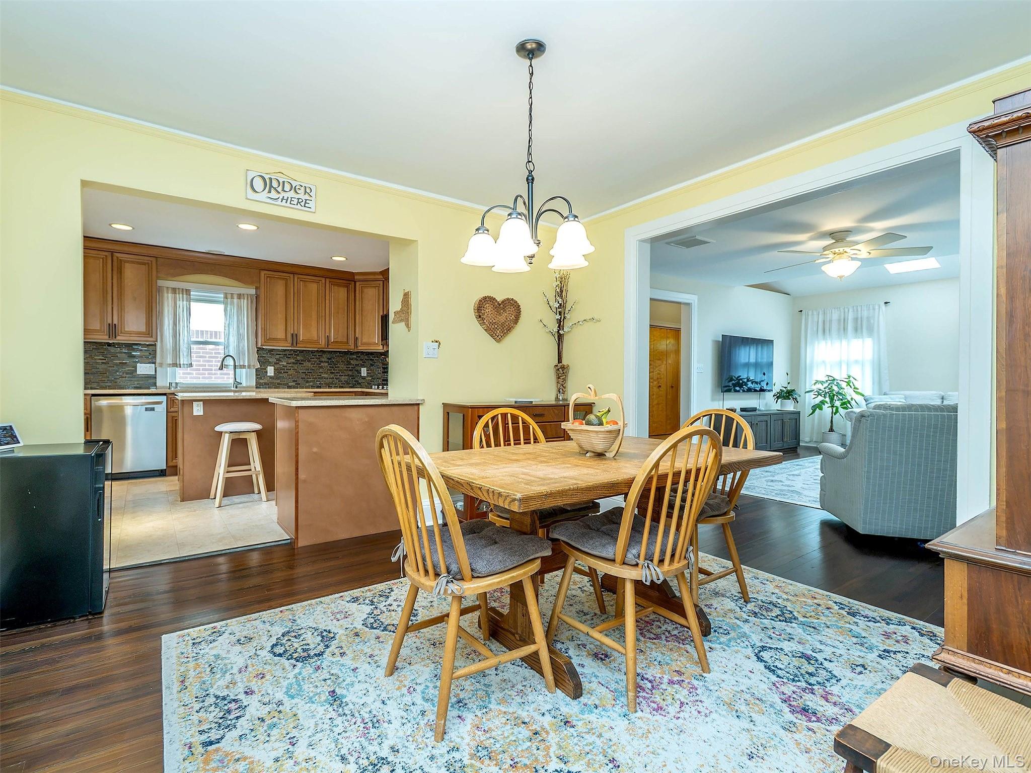  1 Raymond Street, Glen Cove, NY, 11542 - 物件實景