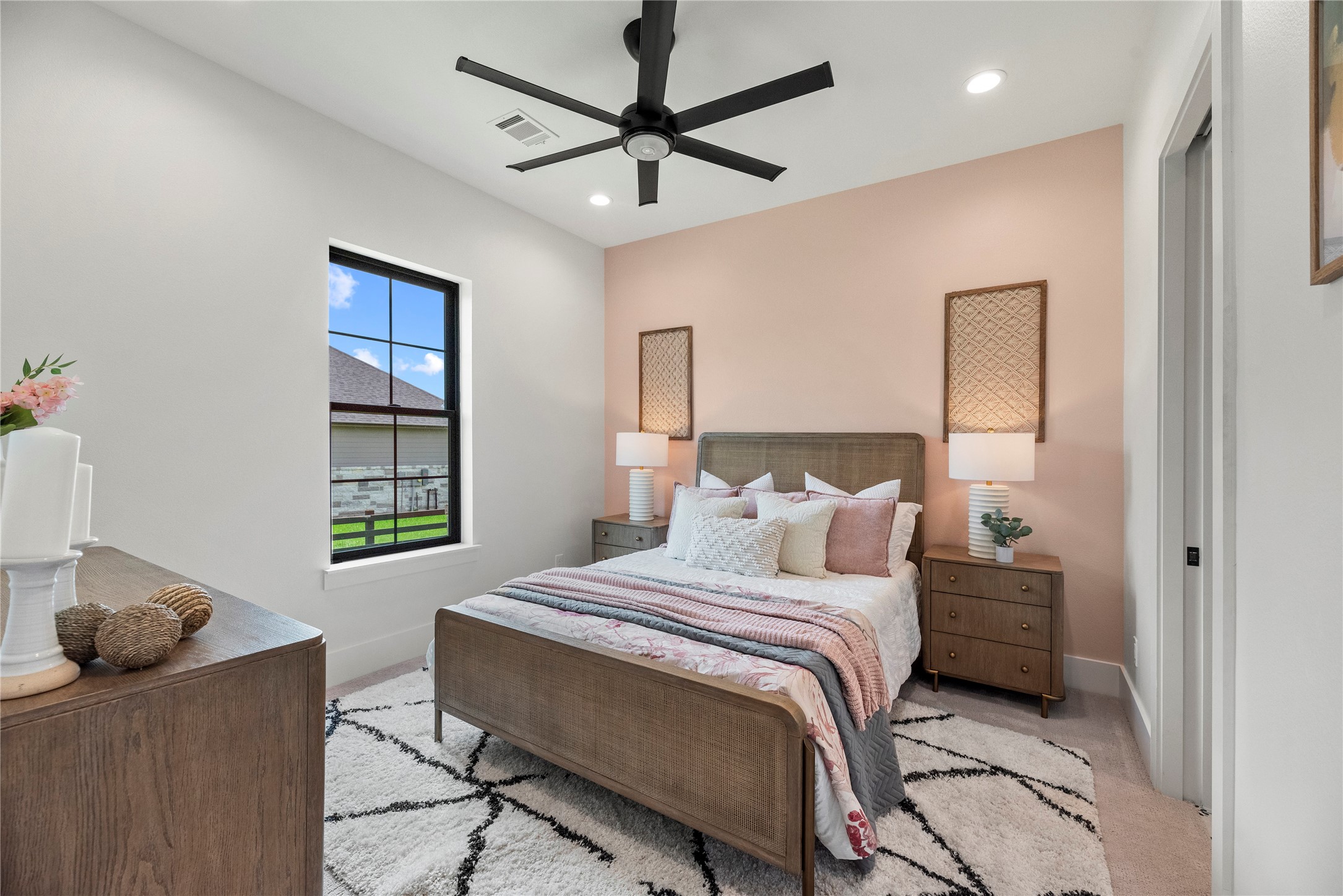 Montgomery, Texas, 77356, United States, 4 Bedrooms Bedrooms, ,5 BathroomsBathrooms,Residential,For Sale,1987481