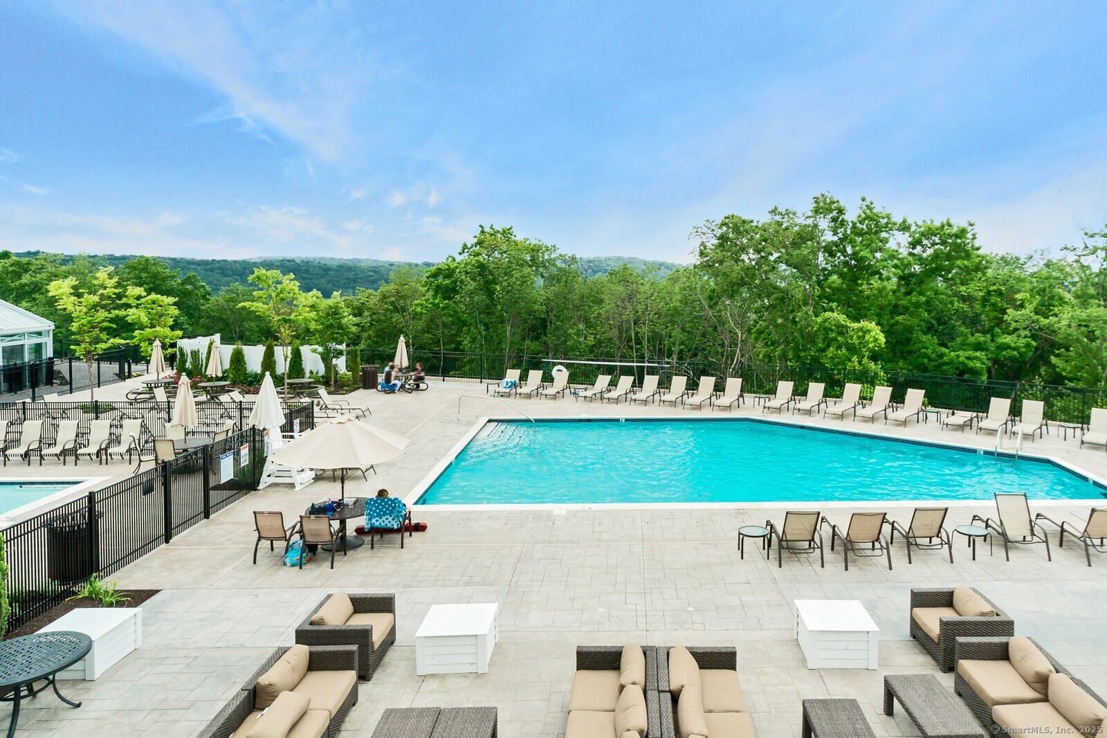 Danbury, Connecticut, 06810, United States, 2 Bedrooms Bedrooms, ,3 BathroomsBathrooms,Residential,For Sale,1925602