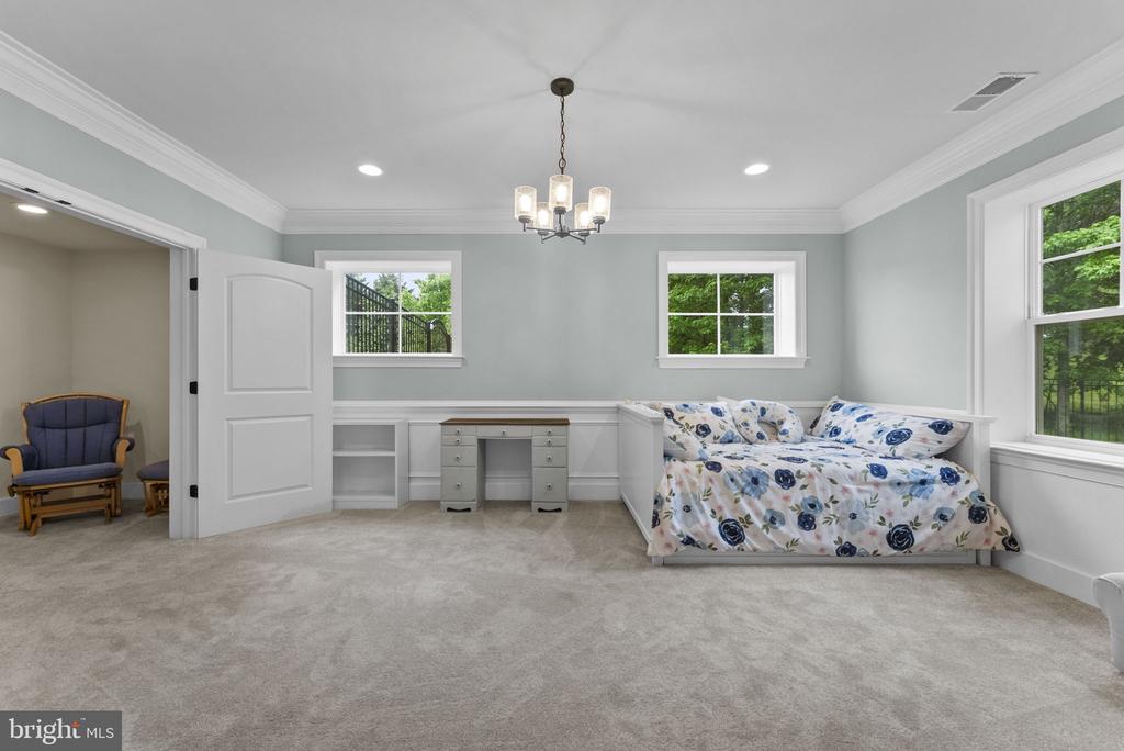 Warrenton, Virginia, 20187, United States, 4 Bedrooms Bedrooms, ,4 BathroomsBathrooms,Residential,For Sale,2048905