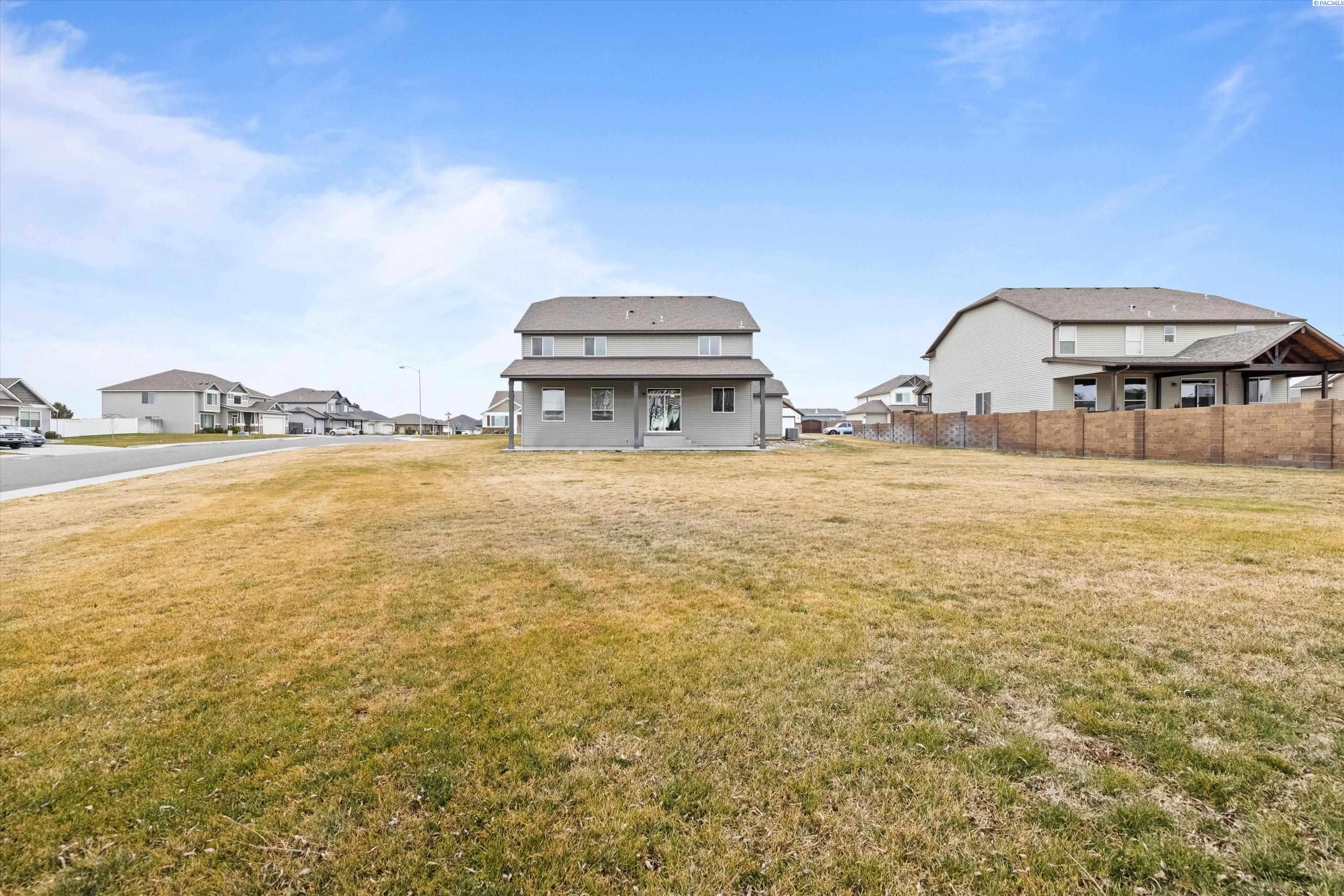 Pasco, Washington, 99301, United States, 6 Bedrooms Bedrooms, ,3 BathroomsBathrooms,Residential,For Sale,1705184