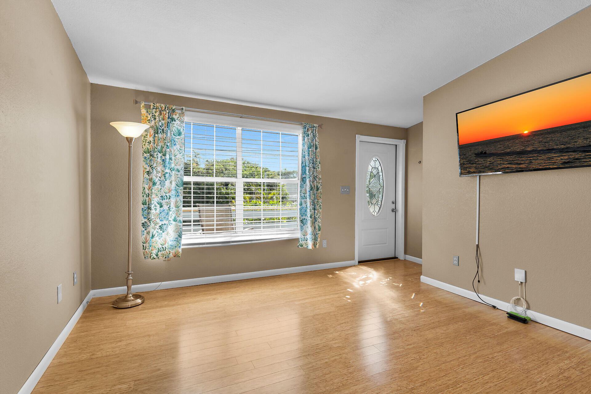 Marathon, Florida, 33050, United States, 3 Bedrooms Bedrooms, ,1 BathroomBathrooms,Residential,For Sale,1941716