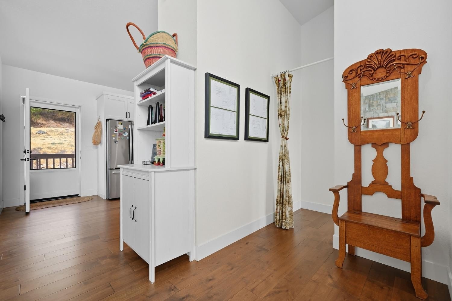 Mountain Ranch, California, 95246, United States, 4 Bedrooms Bedrooms, ,3 BathroomsBathrooms,Residential,For Sale,1976559