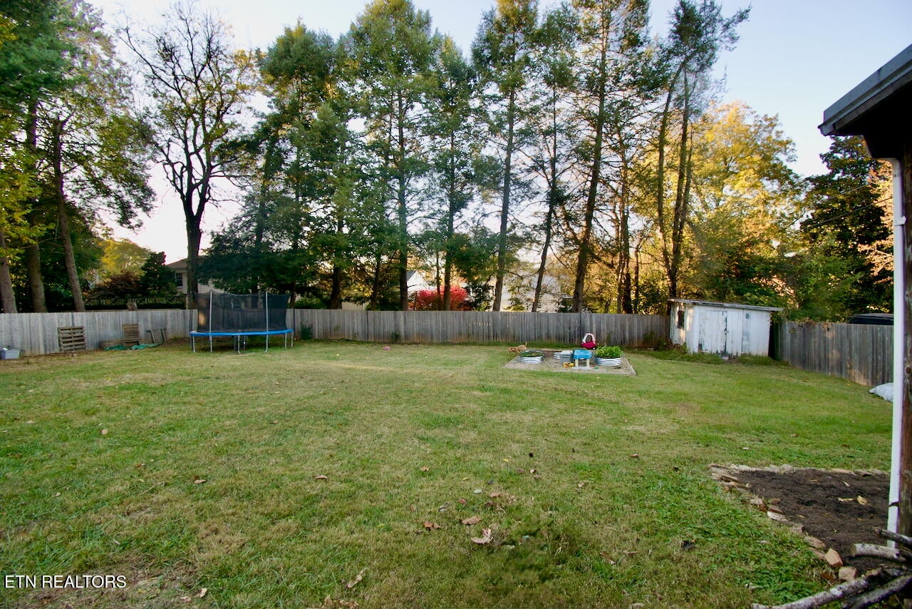 Maryville, Tennessee, 37803, United States, 4 Bedrooms Bedrooms, ,3 BathroomsBathrooms,Residential,For Sale,1989272