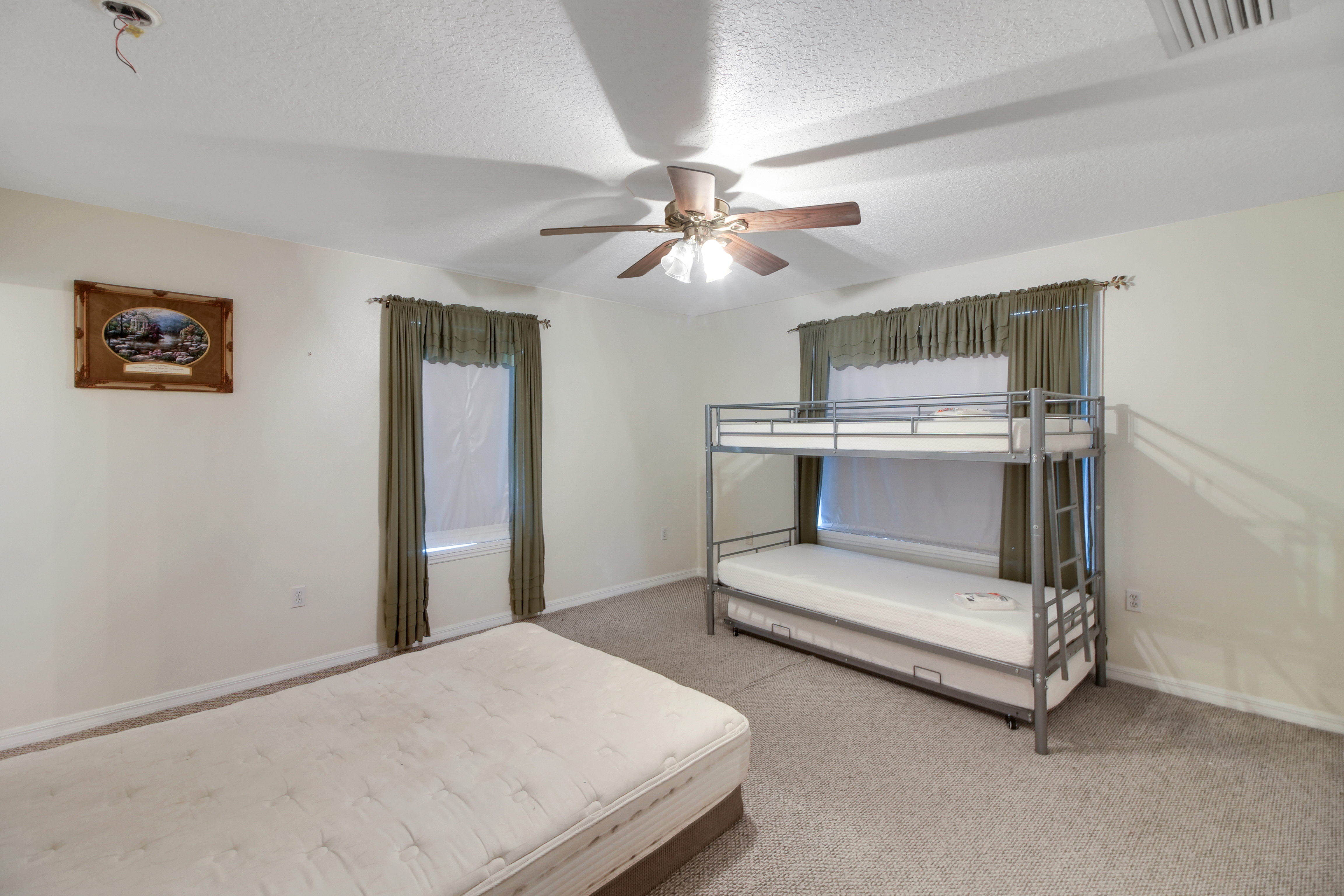 Lady Lake, Florida, 32159, United States, 6 Bedrooms Bedrooms, ,5 BathroomsBathrooms,Residential,For Sale,1921819