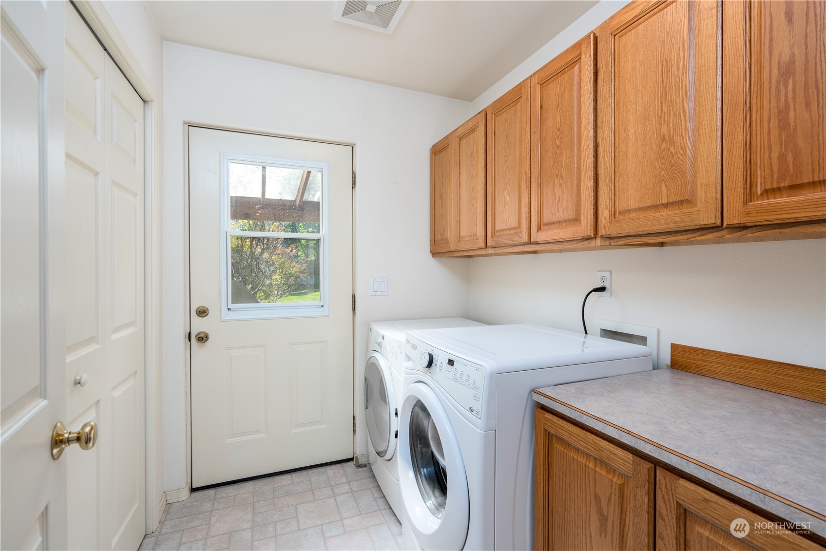 Hat Island, Washington, 98206, United States, 3 Bedrooms Bedrooms, ,1 BathroomBathrooms,Residential,For Sale,1928983