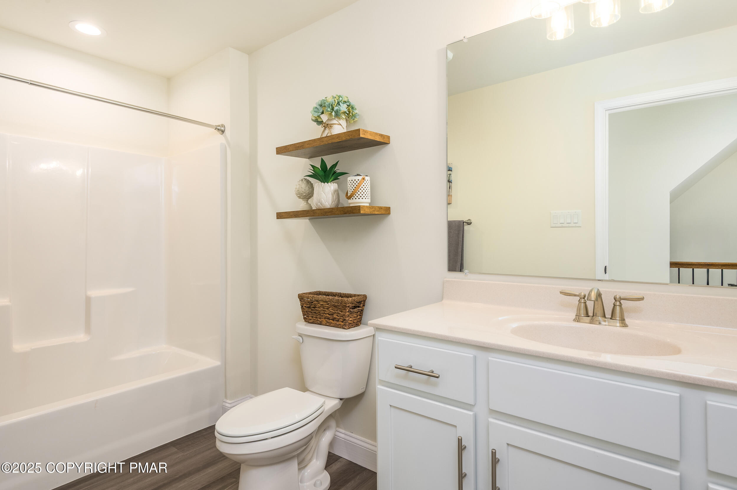 Kunkletown, Pennsylvania, 18058, United States, 4 Bedrooms Bedrooms, ,3 BathroomsBathrooms,Residential,For Sale,1967954