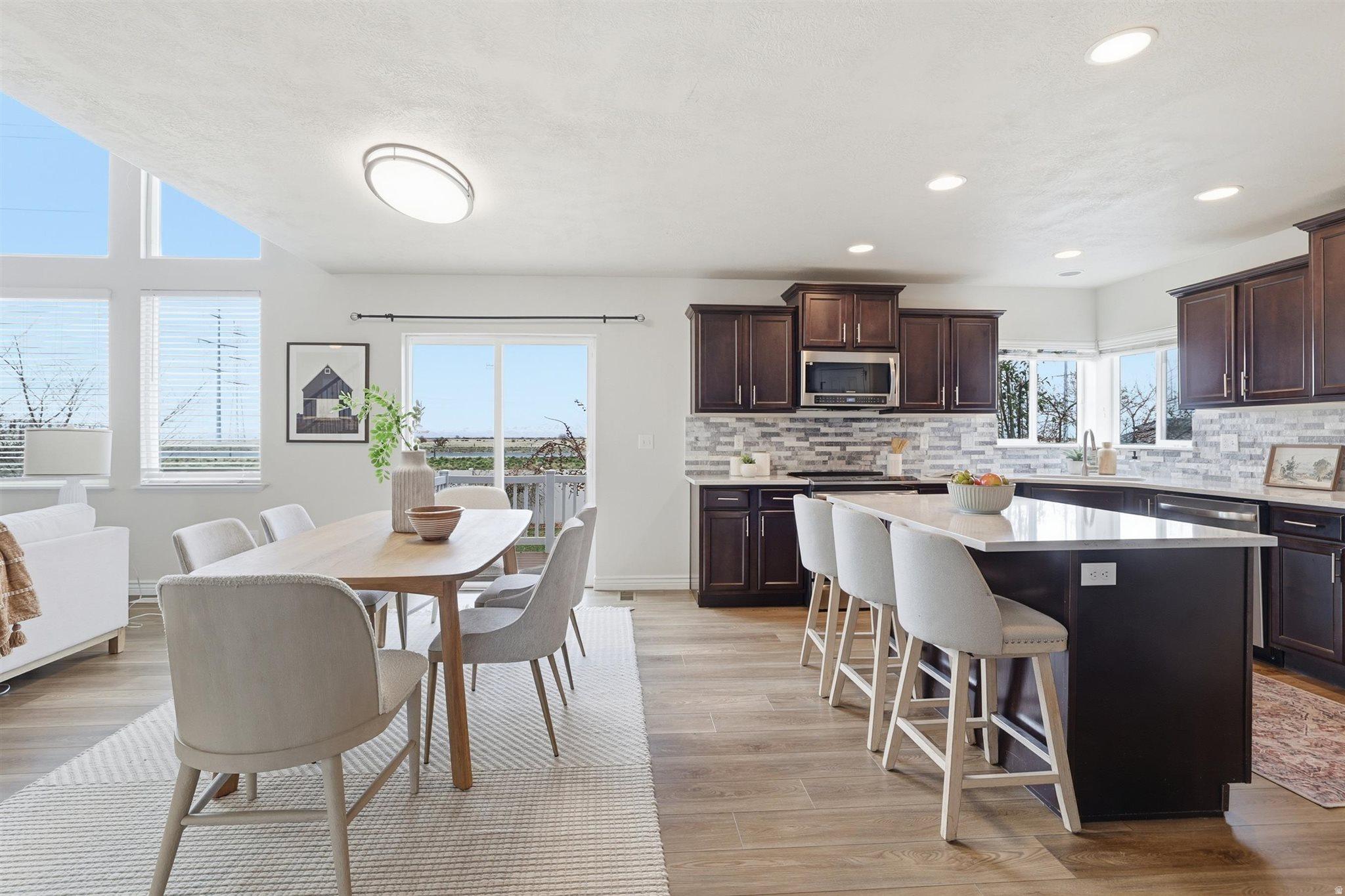 Woods Cross, Utah, 84087, United States, 6 Bedrooms Bedrooms, ,3 BathroomsBathrooms,Residential,For Sale,2002184