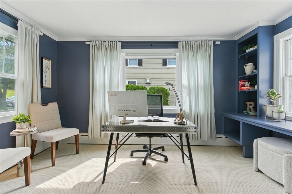 Stoneham, Massachusetts, 02180, United States, 3 Bedrooms Bedrooms, ,2 BathroomsBathrooms,Residential,For Sale,1939949