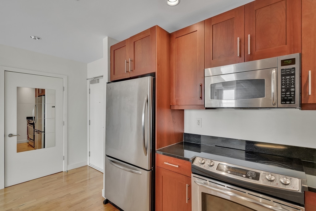 Medford, Massachusetts, 02155, United States, 2 Bedrooms Bedrooms, ,2 BathroomsBathrooms,Residential,For Sale,1940051