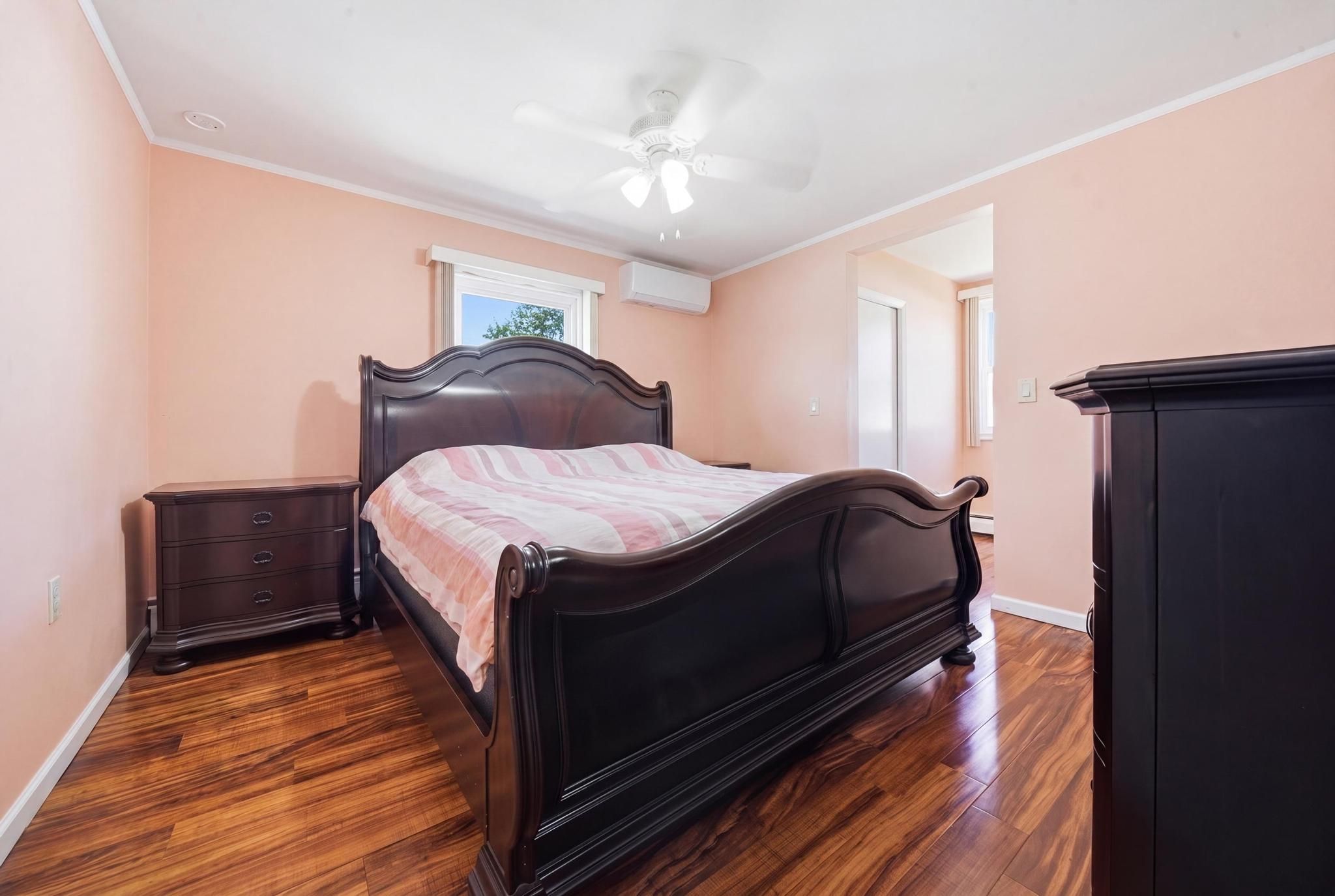 37 Gun Lane, Levittown, NY, 11756 - 物件實景