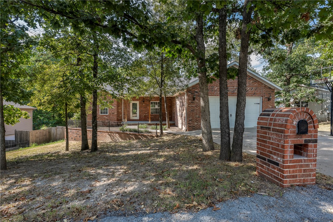 Bella Vista, Arkansas, 72714, United States, 4 Bedrooms Bedrooms, ,3 BathroomsBathrooms,Residential,For Sale,1916818