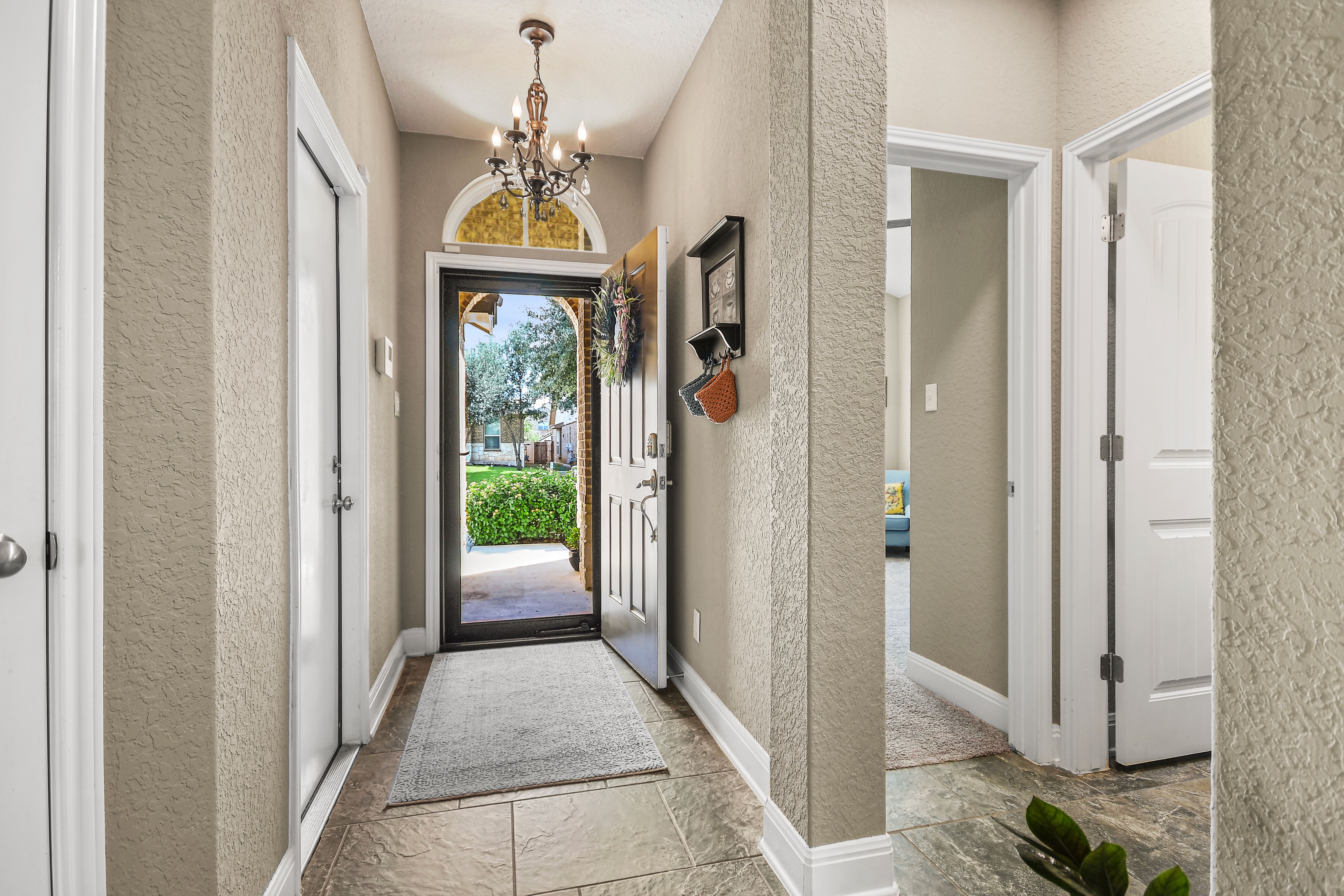  Beautifully Maintained One-Story Retreat in Wortham Oaks - 物件實景