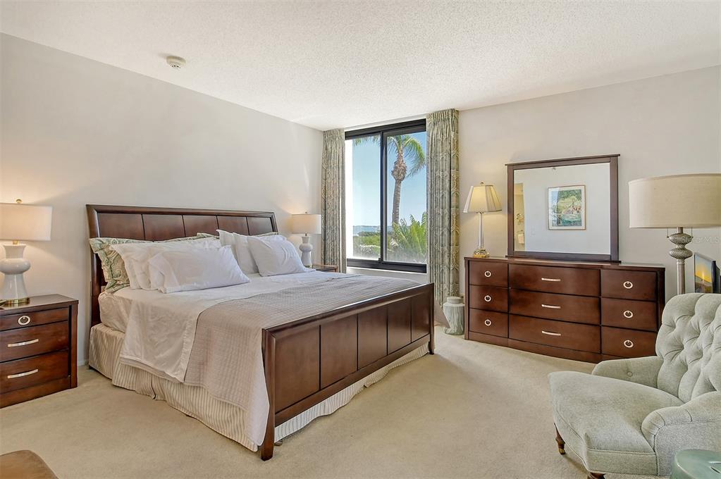 Longboat Key, Florida, 34228, United States, 2 Bedrooms Bedrooms, ,2 BathroomsBathrooms,Residential,For Sale,1989430
