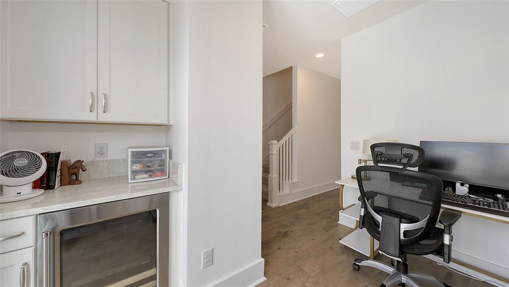 Sarasota, Florida, 34236, United States, 3 Bedrooms Bedrooms, ,4 BathroomsBathrooms,Residential,For Sale,1986560