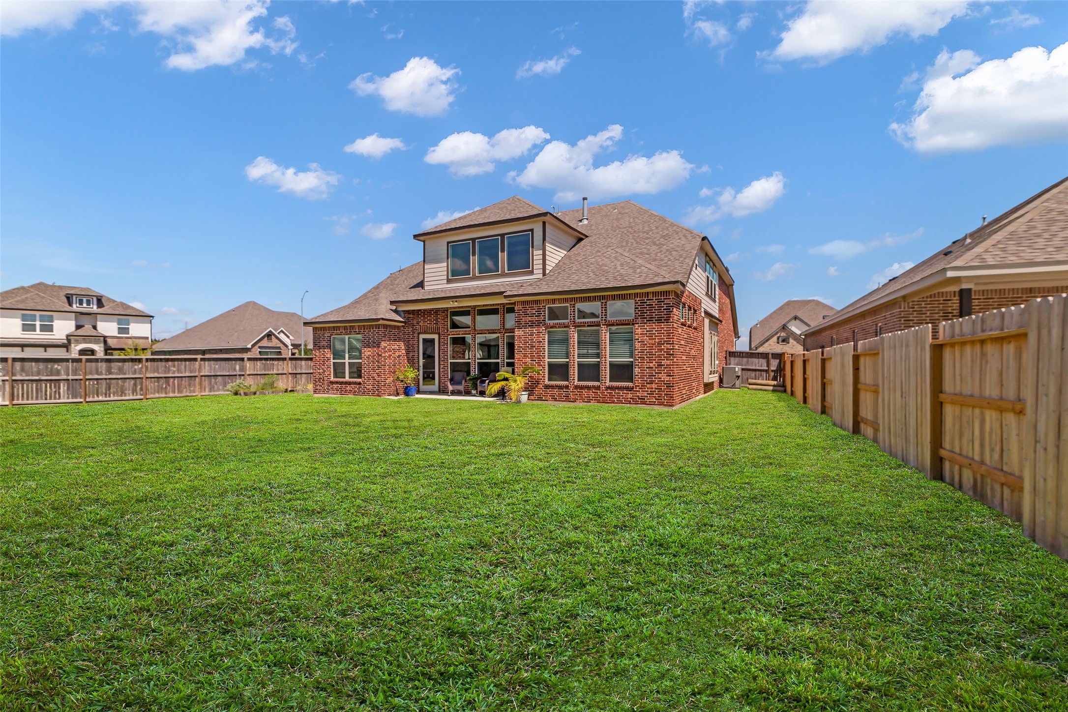 Webster, Texas, 77598, United States, 4 Bedrooms Bedrooms, ,4 BathroomsBathrooms,Residential,For Sale,1901174