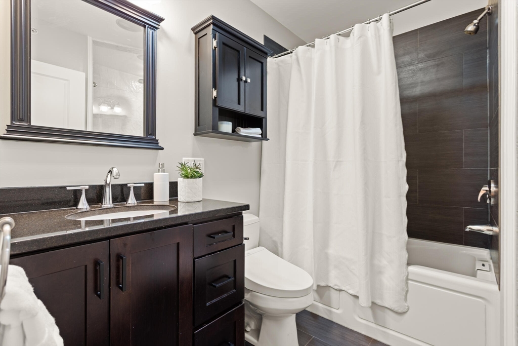 Boston, Massachusetts, 02127, United States, 2 Bedrooms Bedrooms, ,2 BathroomsBathrooms,Residential,For Sale,1890811